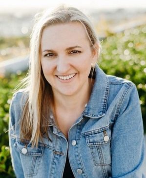 #903: Creating Your Killer Social Media Bio ~ Interview with Erin ...